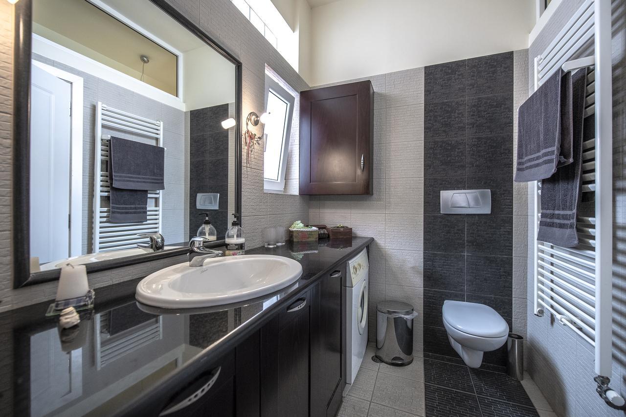Artemis Majestic Apartment ภายนอก รูปภาพ