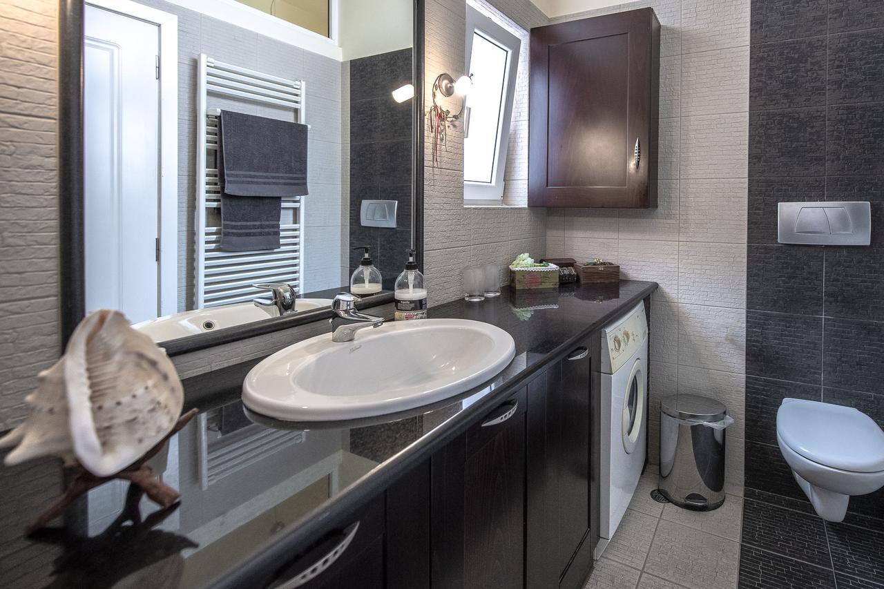 Artemis Majestic Apartment ภายนอก รูปภาพ